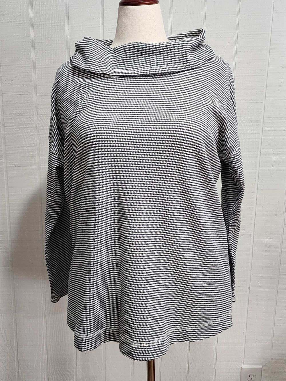 J Jill Cowl Neck Top Sz XL Petite Long Sleeve Pullover Grey White Stripe Texture